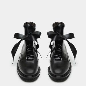 COCLICO Dyani Lace-Up Ankle Boots